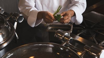 Louer du matériel traiteur professionnel pour réception à Ollioules dans le 83